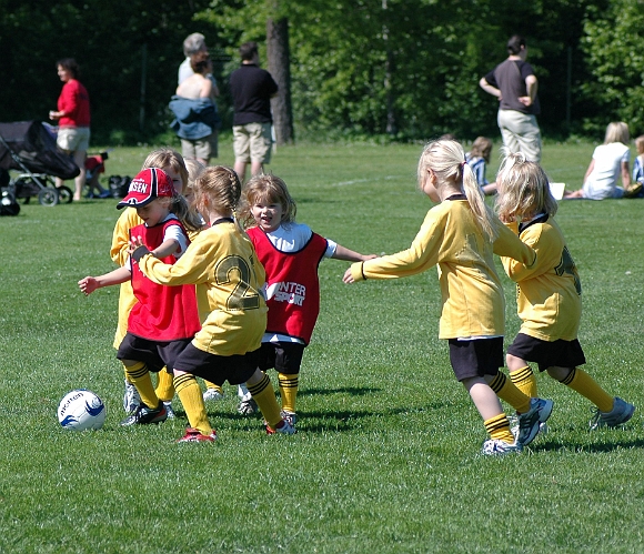 2006-06-10 (47).JPG - Fotbollskolan Flickor